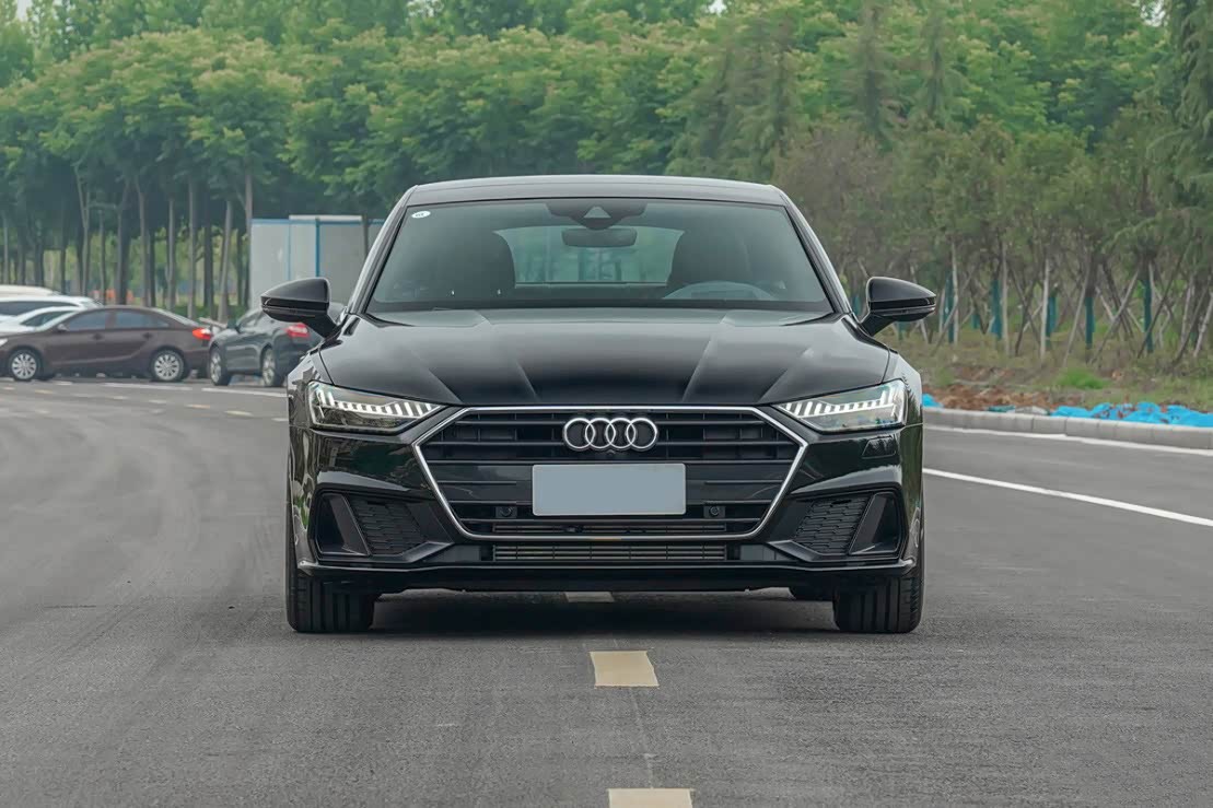 最美豪华轿跑迎来改款,2021款奥迪a7上市!