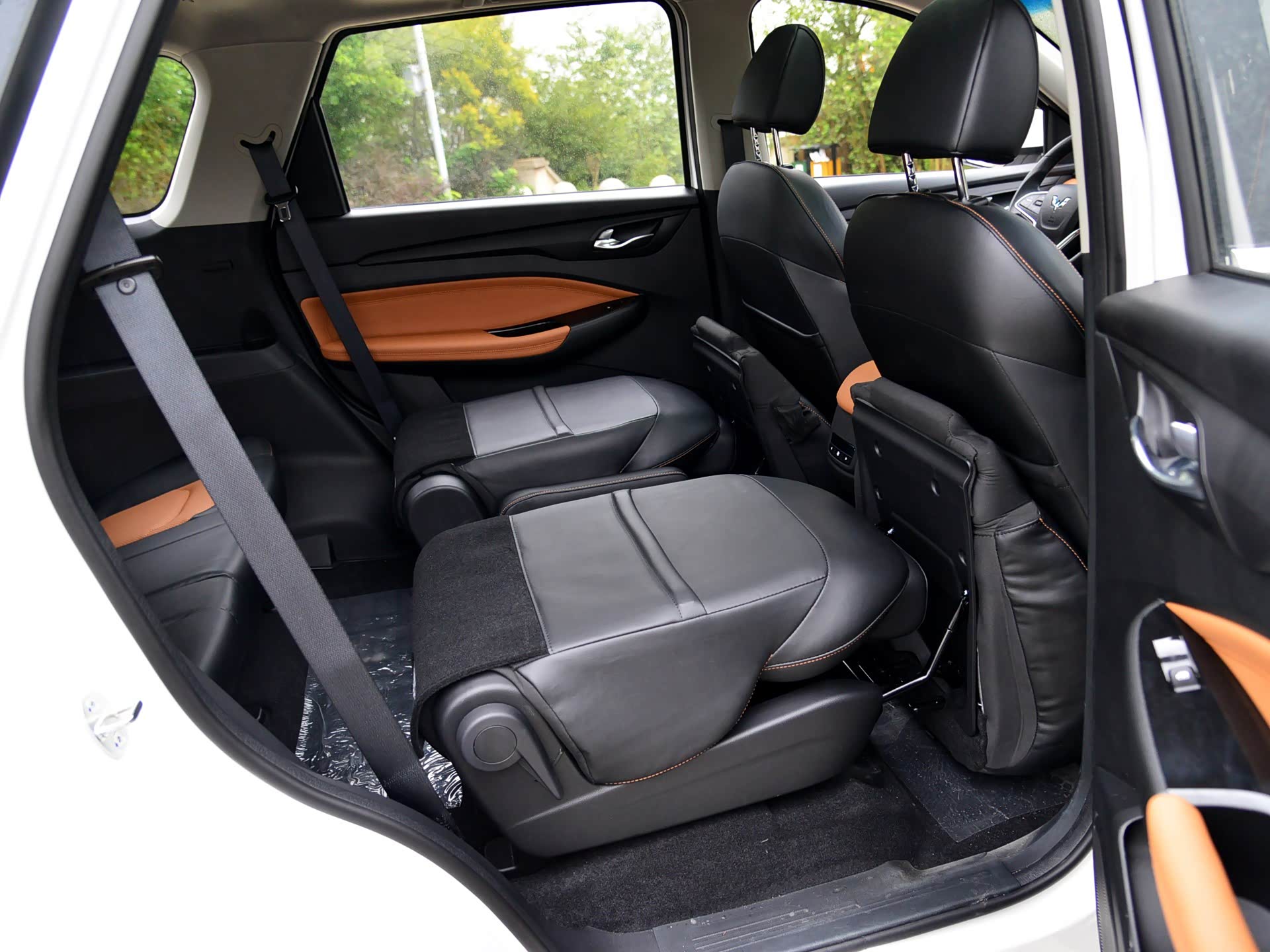 五菱汽车首款中型suv,五菱宏光s3表现如何?