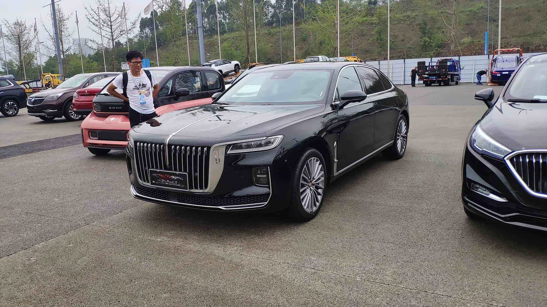 2020年成都车展探馆:红旗h9实车