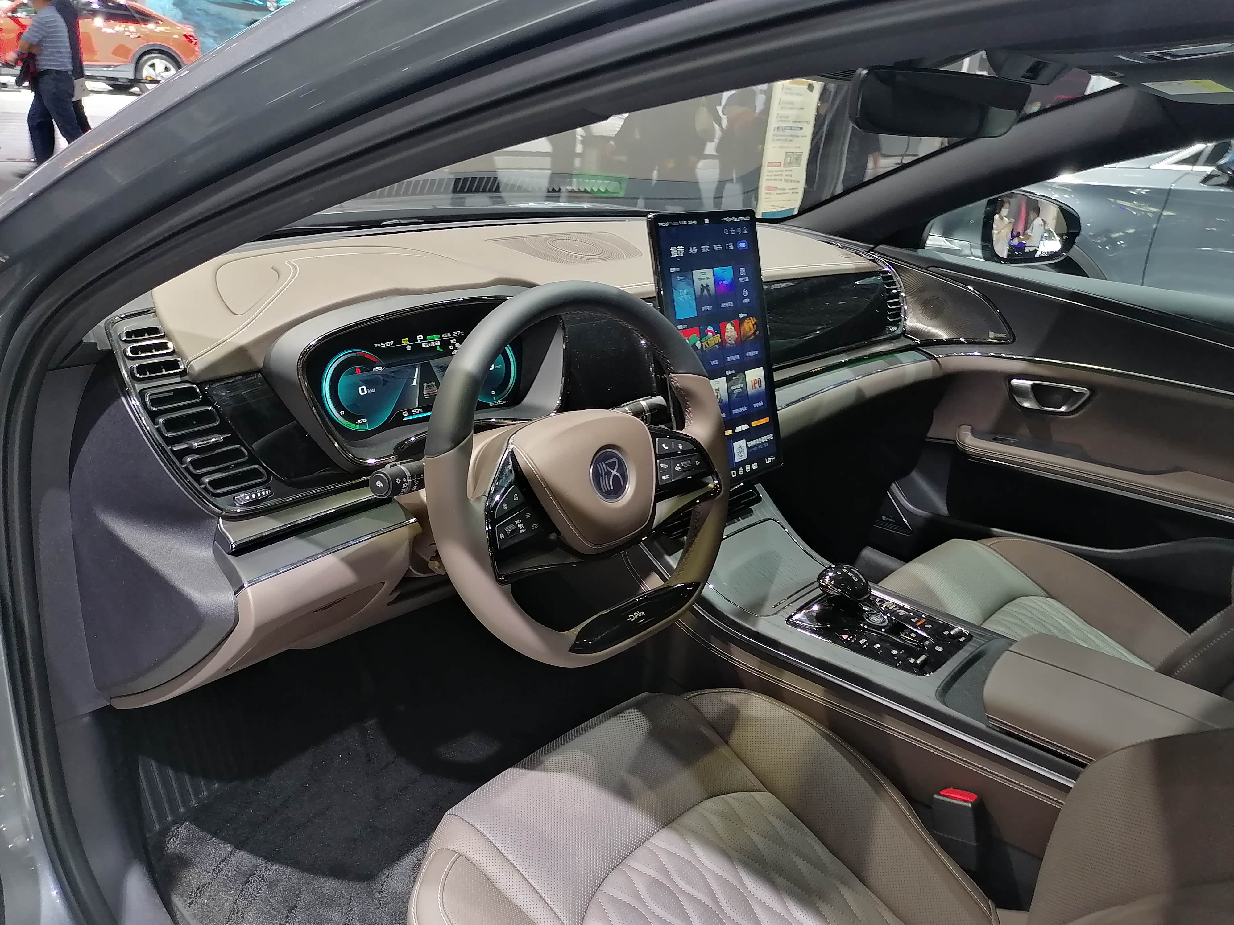 北京车展实拍比亚迪汉ev亮相纯电动车尽显大汉风采