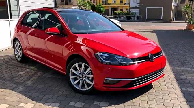 这颜值让我老婆彻底喜欢上了两厢车,实拍红色大众高尔夫