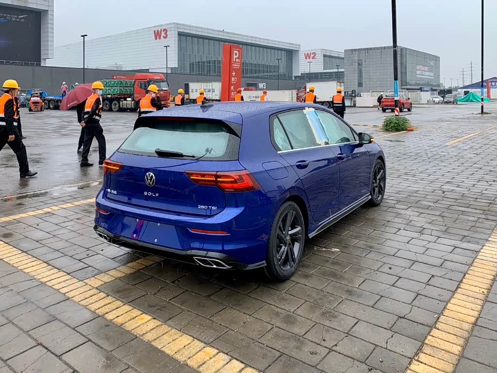 简洁运动的设计全新大众高尔夫mk8r实车