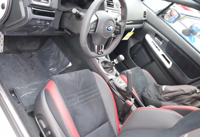 2020款 斯巴鲁 wrx sti,主驾驶位展示分析