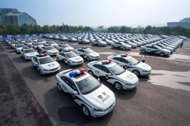 中国警车大换血合资车被换掉网友这才是大国风范