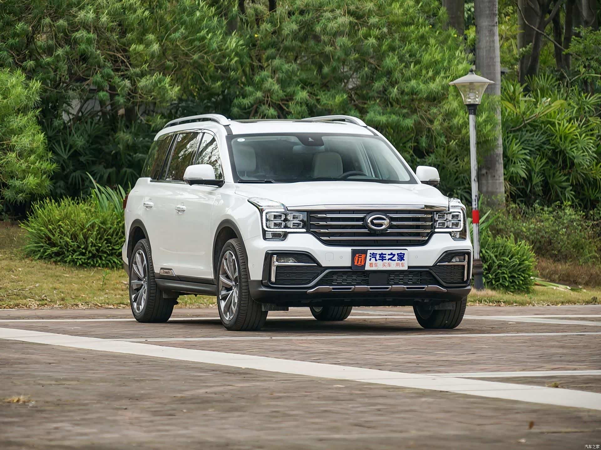 传祺大7座suv,空间比肩汉兰达,搭自主最强2.0t动力,还配四驱