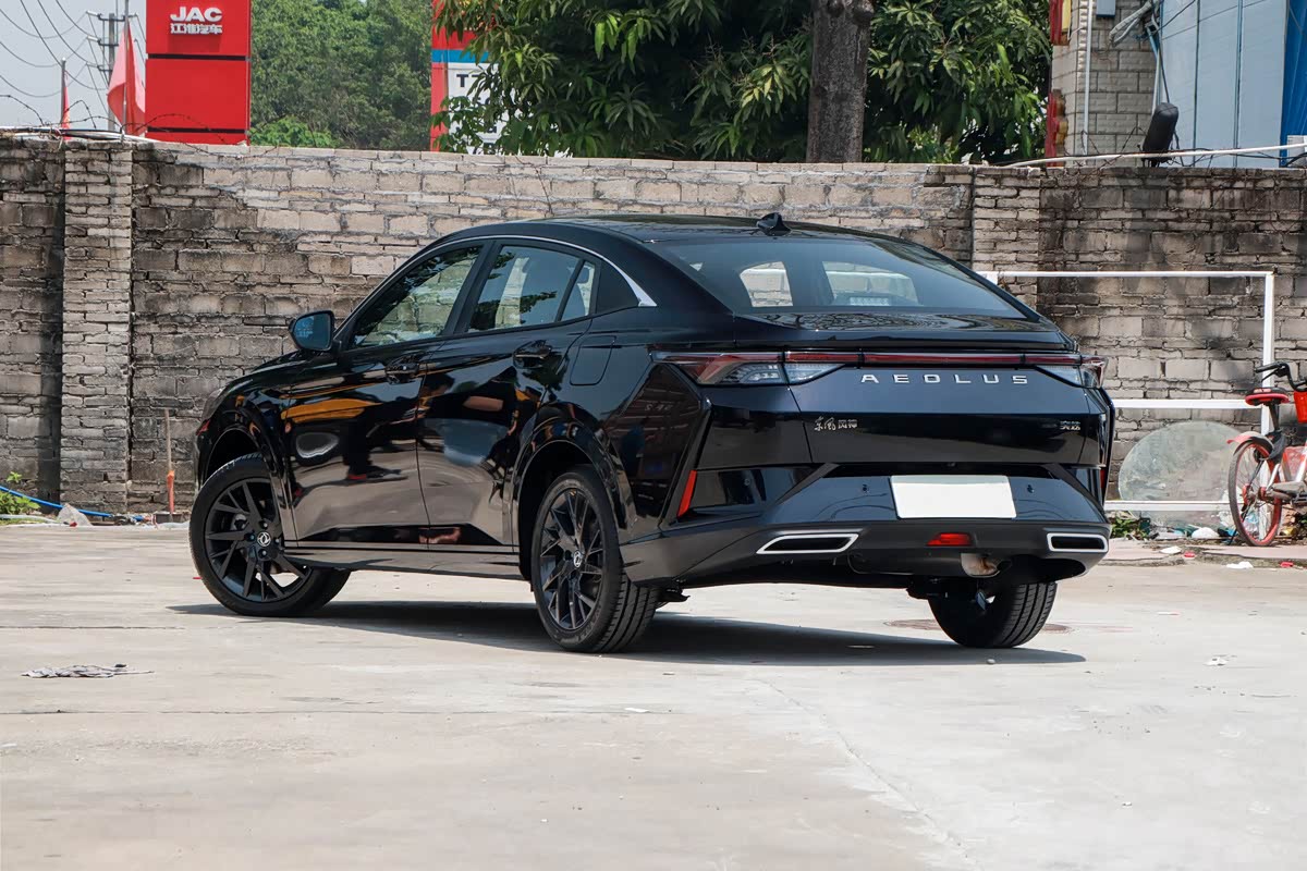 又一国产好车,东风风神奕炫骑士版到店实拍,外观黑化加持更动感