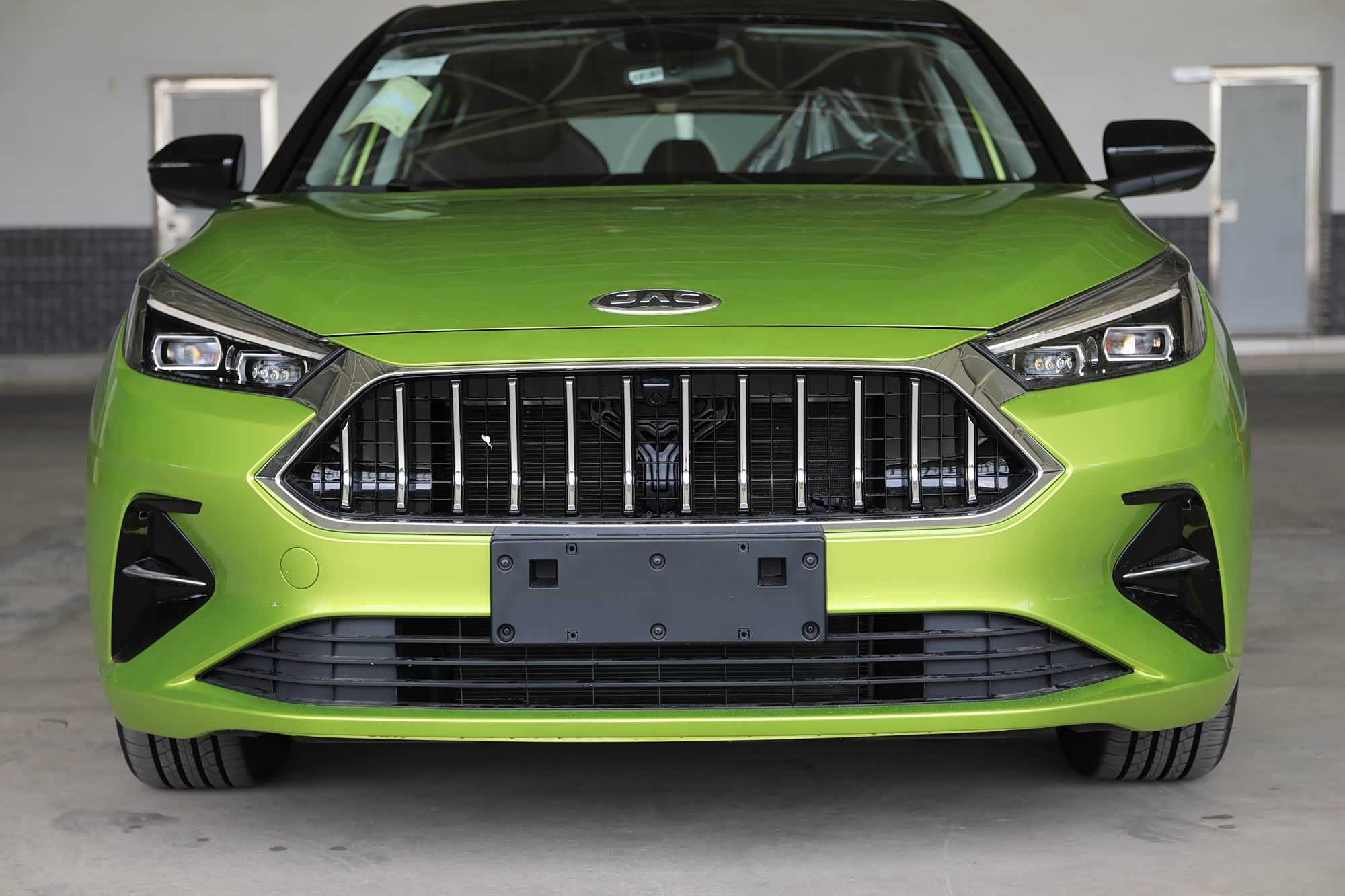 卉眼识车| 实拍江淮嘉悦a5黑绿双拼色定制价分别为4000元--6000元