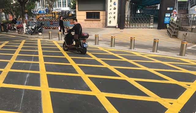 双黄线、单黄线、单黄虚线、黄色虚实线、黄色网格线,都是啥意思_车家号_发现车生活_汽车之家
