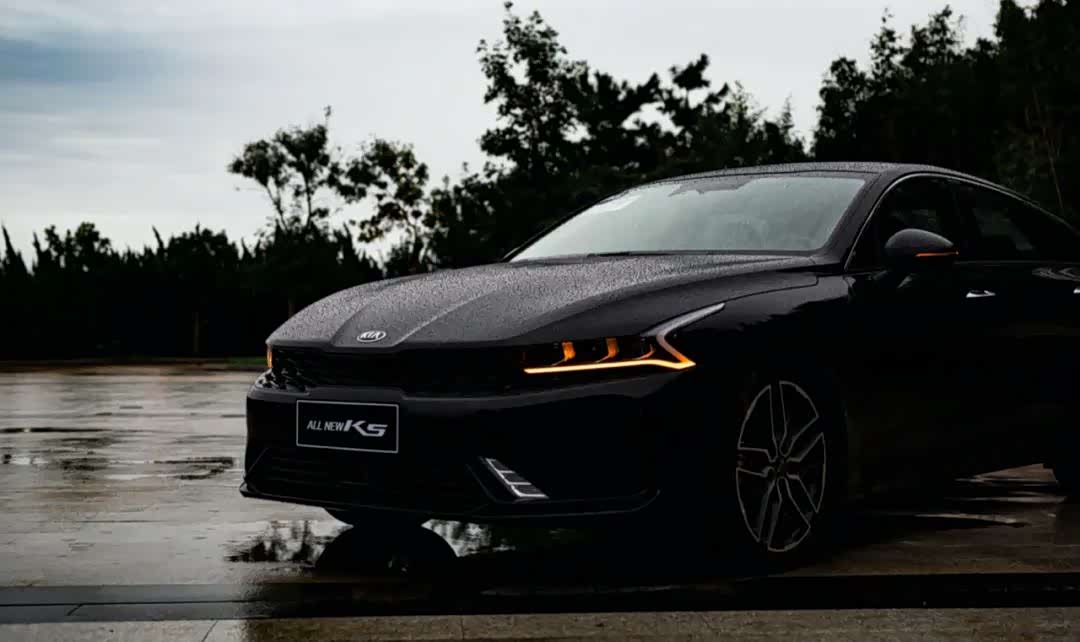 起亚全新k5凯酷:论设计和颜值,韩国人真没输过谁