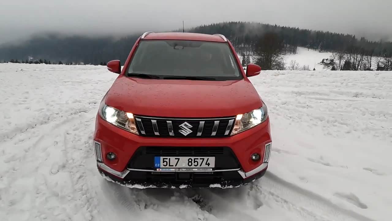 新提的2020款铃木维特拉,开到雪地里跑几圈,才知道啥叫如履平地