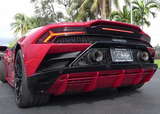 豪华跑车兰博基尼鱼骨式尾灯设计展示