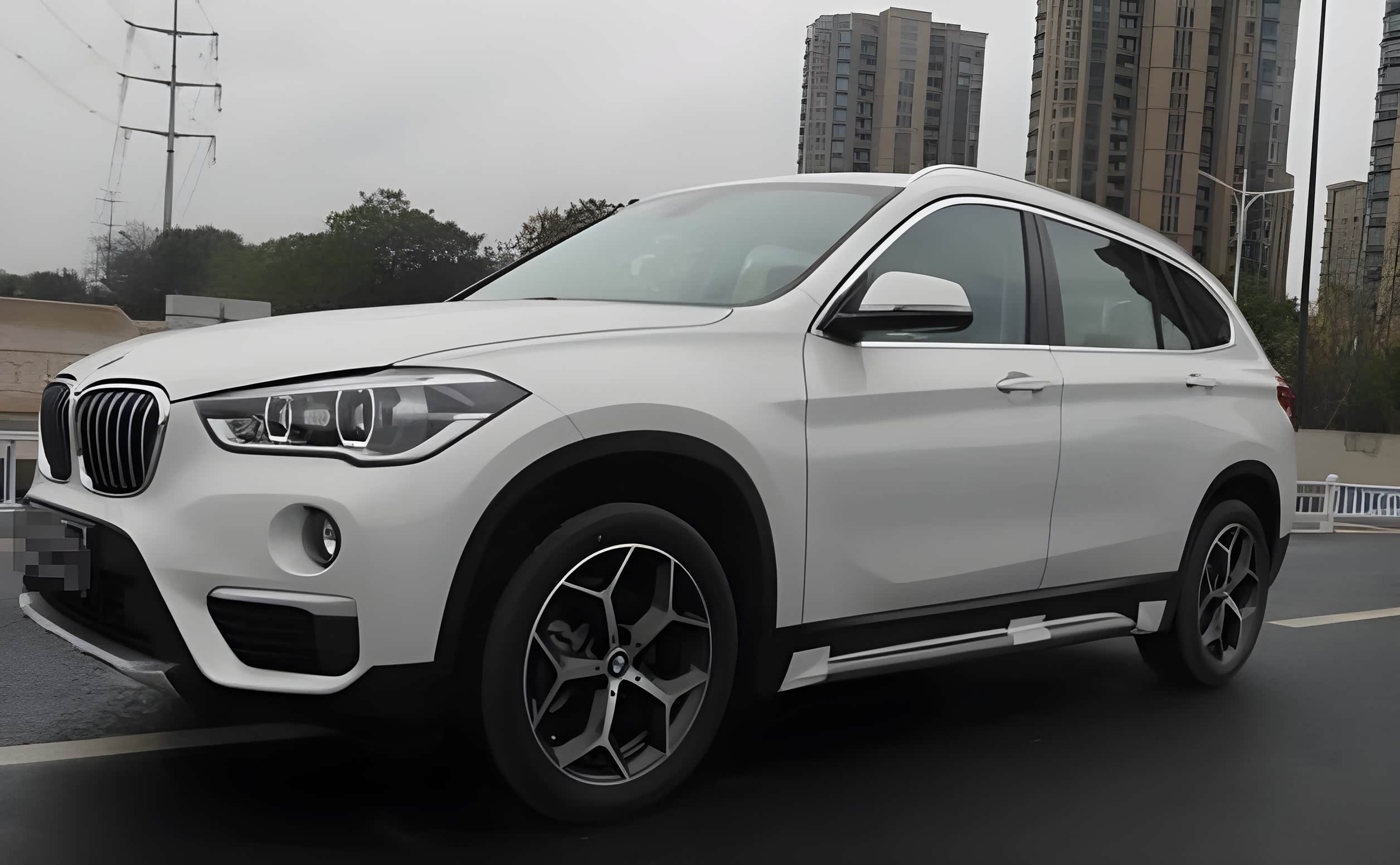 花27万元买辆三缸宝马x1值吗?入手一周的90后车主说出了实话