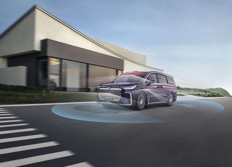 当岚图CEO蒙眼冲向130km/h，智驾安全迎来价值重构_车家号_发现车生活_汽车之家