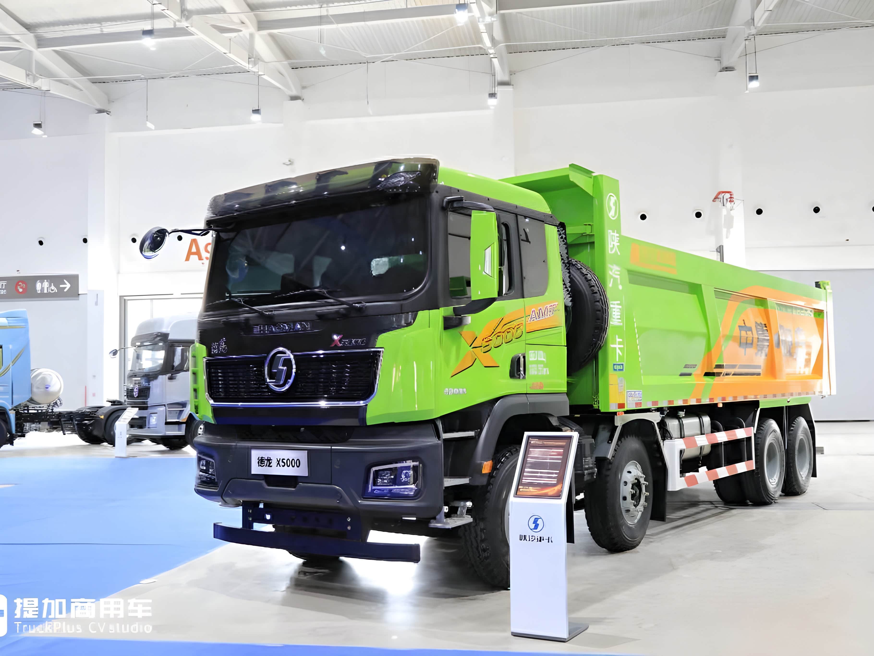 620匹马力!陕汽德龙x5000自卸车实拍,自动挡还配了中集货厢