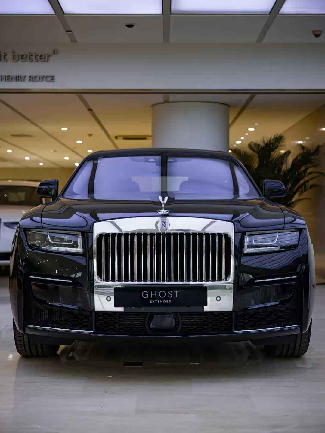 劳斯莱斯古思特加长版黑外红内现车实拍460万