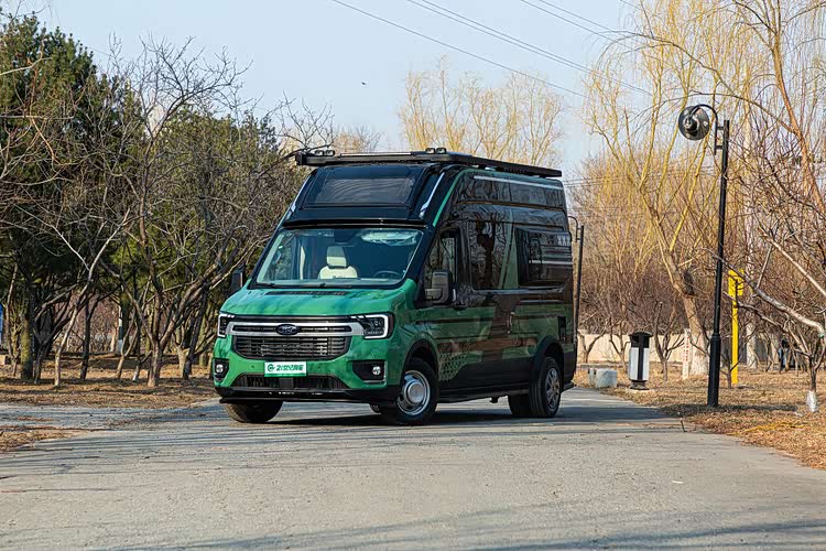 精品之作,国内B型房车标杆级产品落地!实拍瑞弗R900房车_车家号_发现车生活_汽车之家