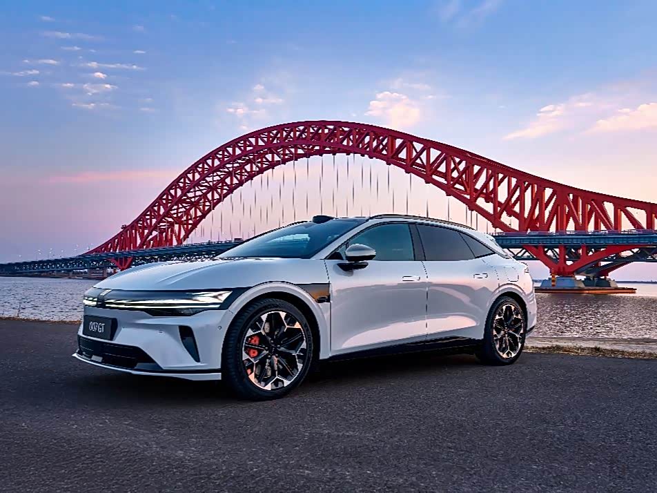 极氪007GT:以「科技猎装」重构未来出行美学_车家号_发现车生活_汽车之家