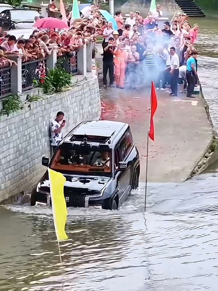 起猛了!“迪王”仰望U8和龙舟齐下水,车圈“游泳健将”名不虚传_车家号_发现车生活_汽车之家