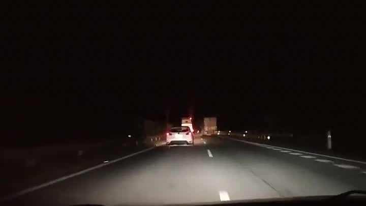 新手晚上跑高速公路有什么注意事项?老司机:掌握这6点就行_车家号_发现车生活_汽车之家