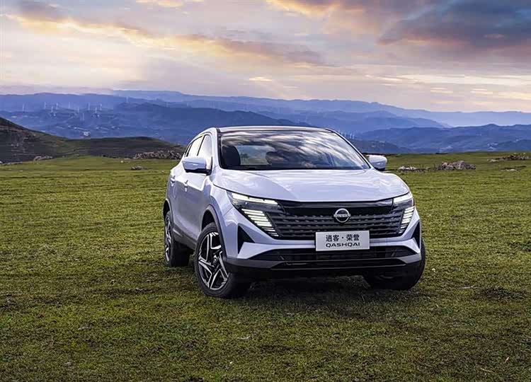 风日产探陆的前脸设计语言打造,整体个给人的感觉时尚年轻又大气沉稳。