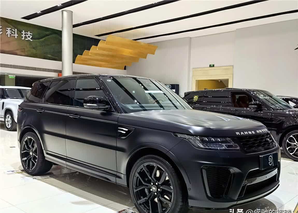 揽运SVR:5.0T+575马力纯进口路虎,落地超200万,买它还是揽胜?_车家号_发现车生活_汽车之家