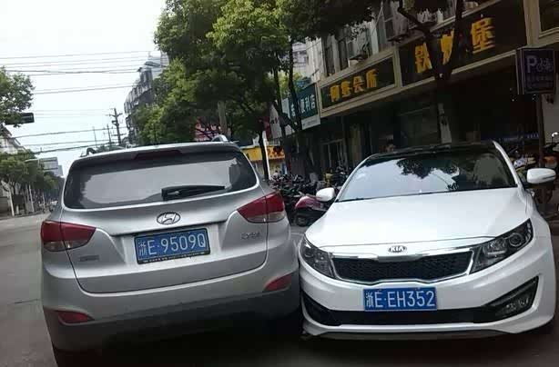 新车被剐蹭，自己修和报保险哪个更划算？出险员：先来看这3点_车家号_发现车生活_汽车之家