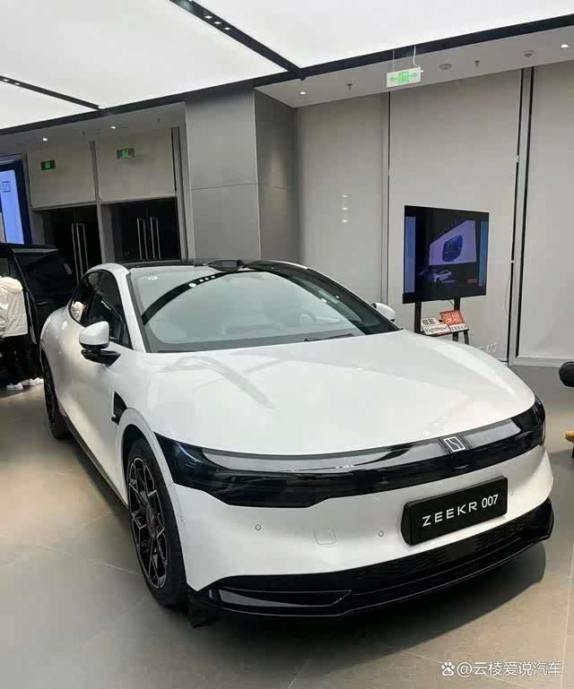 ZEEKR007产品力评测：外观设计、智能互联、你心动了吗？_车家号_发现车生活_汽车之家