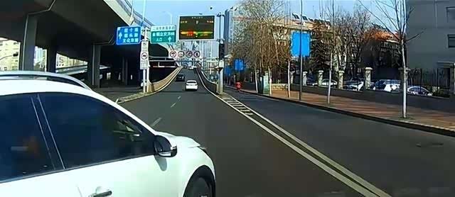 开车变道的5个驾驶技巧,正确的变道方法,能减少变道引发的事故_车家号_发现车生活_汽车之家