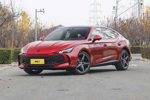 2025款名爵MG7上市,搭1.5T和2.0T动力,限时一口价11.29万元起_车家号_发现车生活_汽车之家
