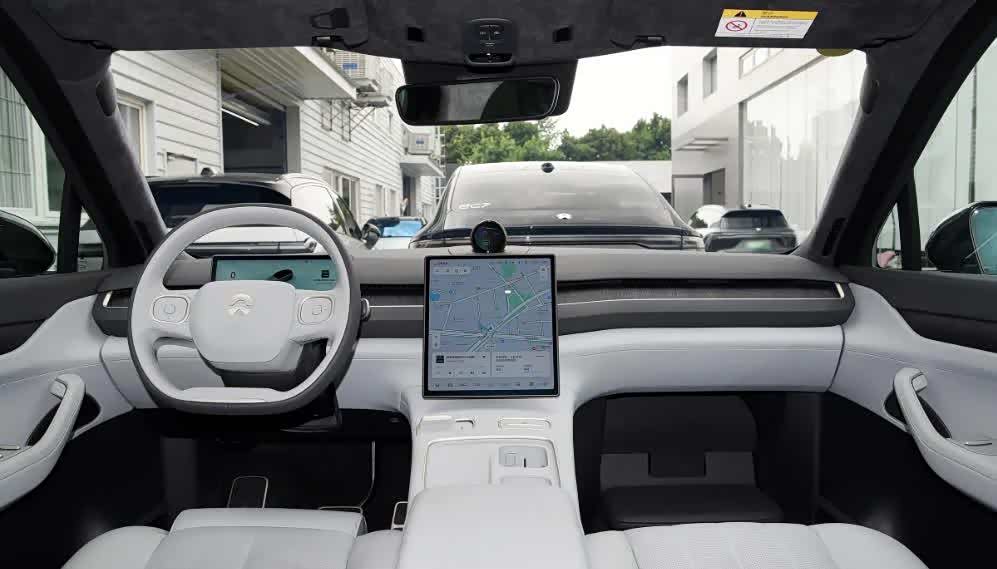 蔚来es8_2024款蔚来ES8豪华新能源汽车评测_蔚来ES8外观内饰设计分析