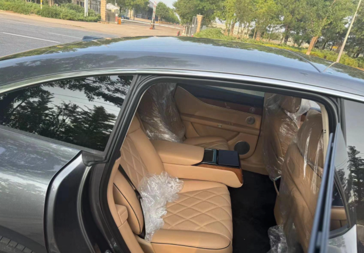 享界S9实车图_华为ADS 3.0高阶智驾系统_享界