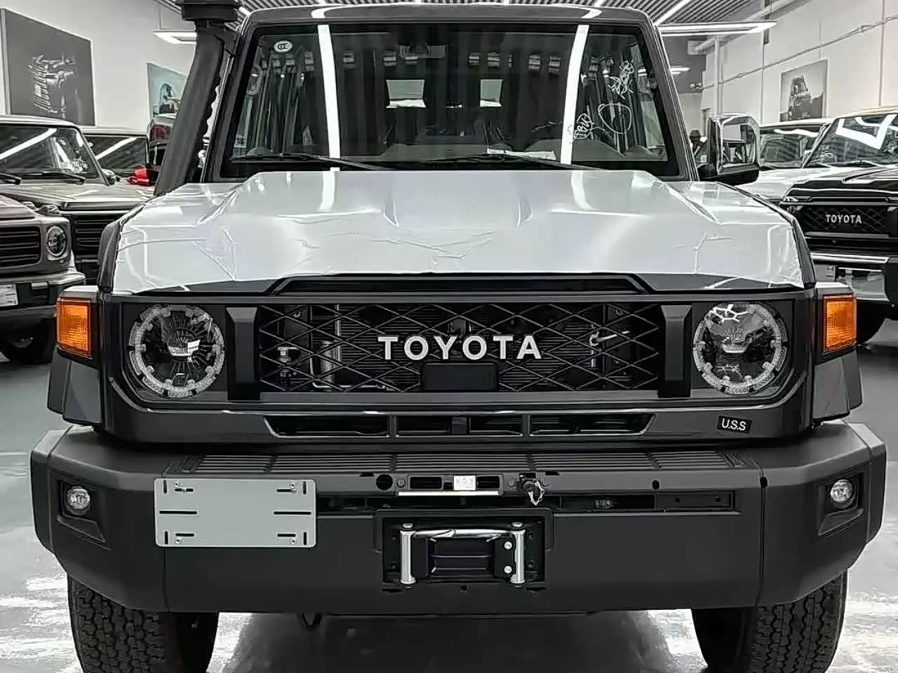 2025款丰田LC76：硬派复古风，4.0L汽油/2.8T柴油，配皮质内饰_车家号_发现车生活_汽车之家
