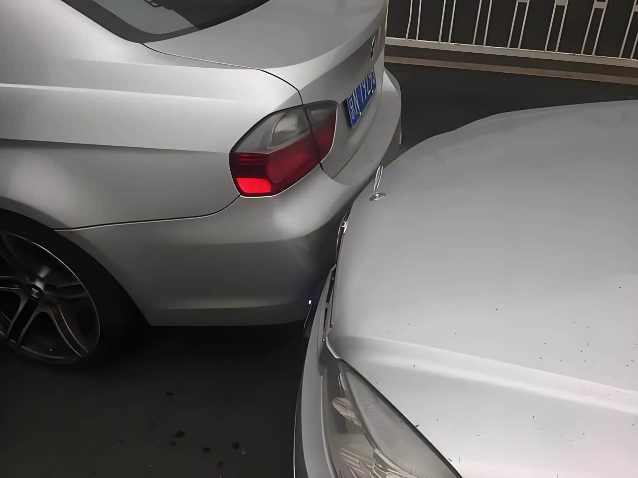 自己把车蹭了一下，应该走交强险还是商业险？_车家号_发现车生活_汽车之家