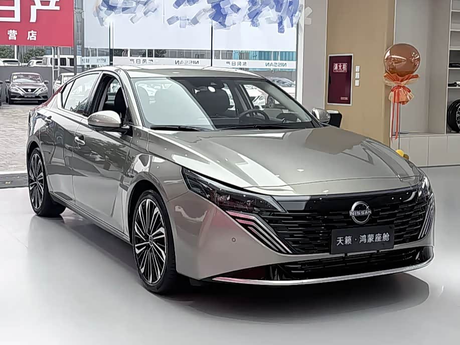 全新日产天籁实车到店,V-Motion前脸+溜背造型,17英寸多辐轮毂_车家号_发现车生活_汽车之家