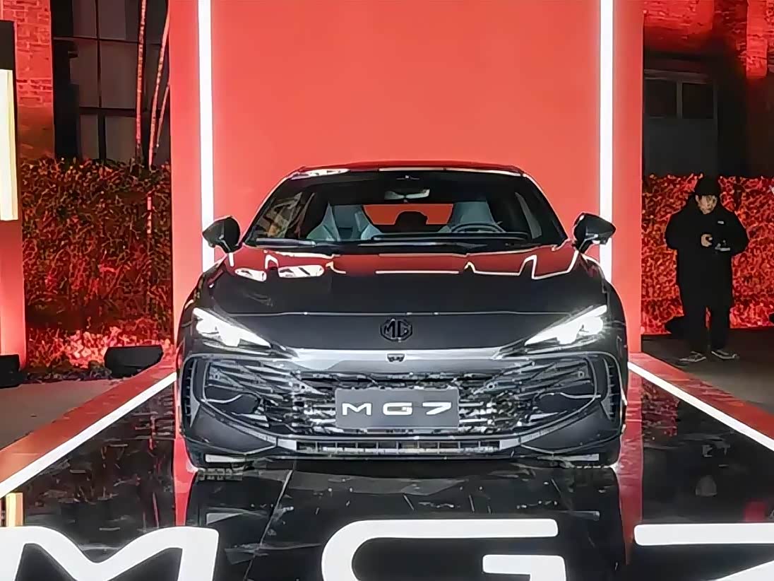 2026款名爵MG7正式上市,1.5T/2.0T 动力 + 智驾升级,三段式尾翼_车家号_发现车生活_汽车之家