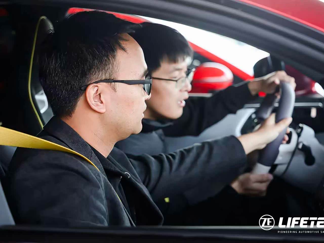 刘谦下跪