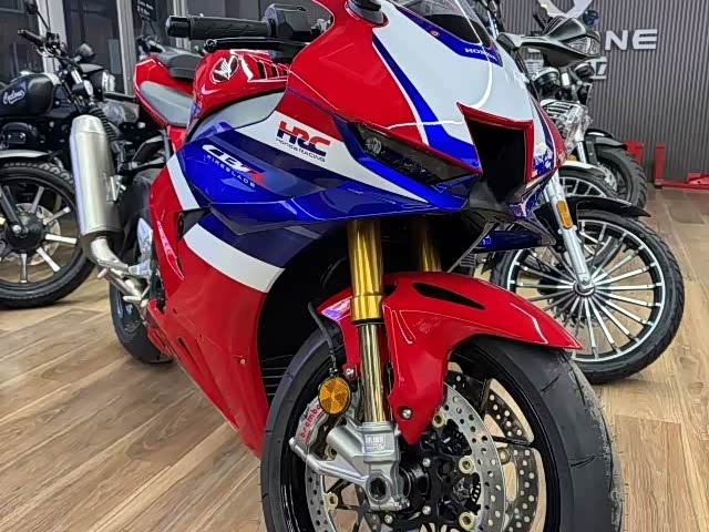 2025款本田火刃 CBR1000RR-R港口实拍售价35万_车家号_发现车生活_汽车之家