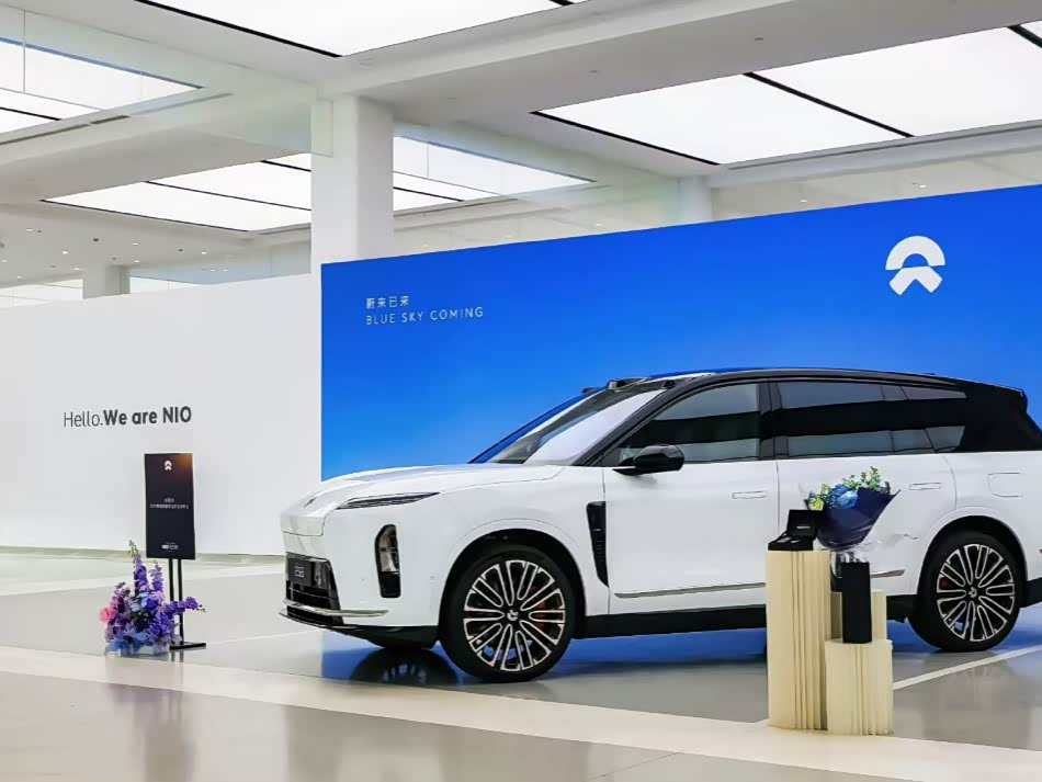 探店·调查丨蔚来月销4万辆背后：ES8萤火虫火爆，0首付提车诱人_车家号_发现车生活_汽车之家