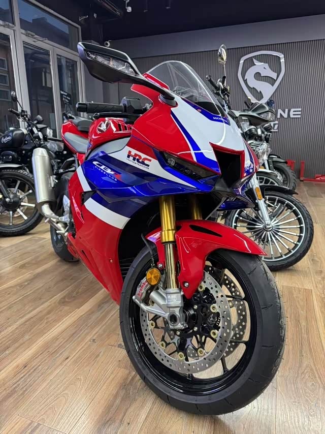 2025款本田火刃 CBR1000RR-R港口实拍售价35万_车家号_发现车生活_汽车之家