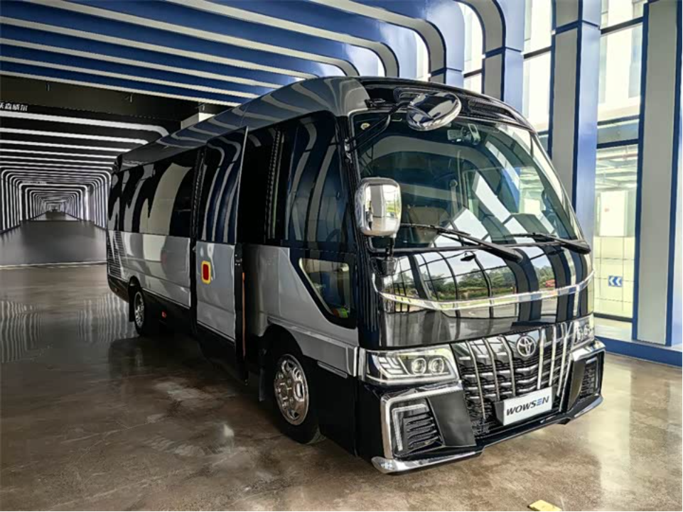丰田考斯特中巴商务车,12座全隔断布局黑金刚,企业接待好用车_车家号_发现车生活_汽车之家
