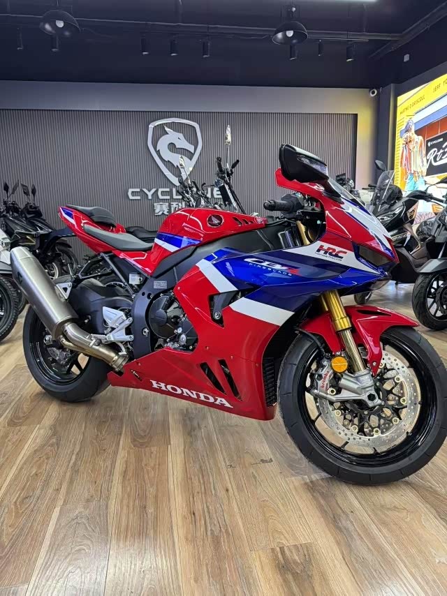 2025款本田火刃 CBR1000RR-R港口实拍售价35万_车家号_发现车生活_汽车之家