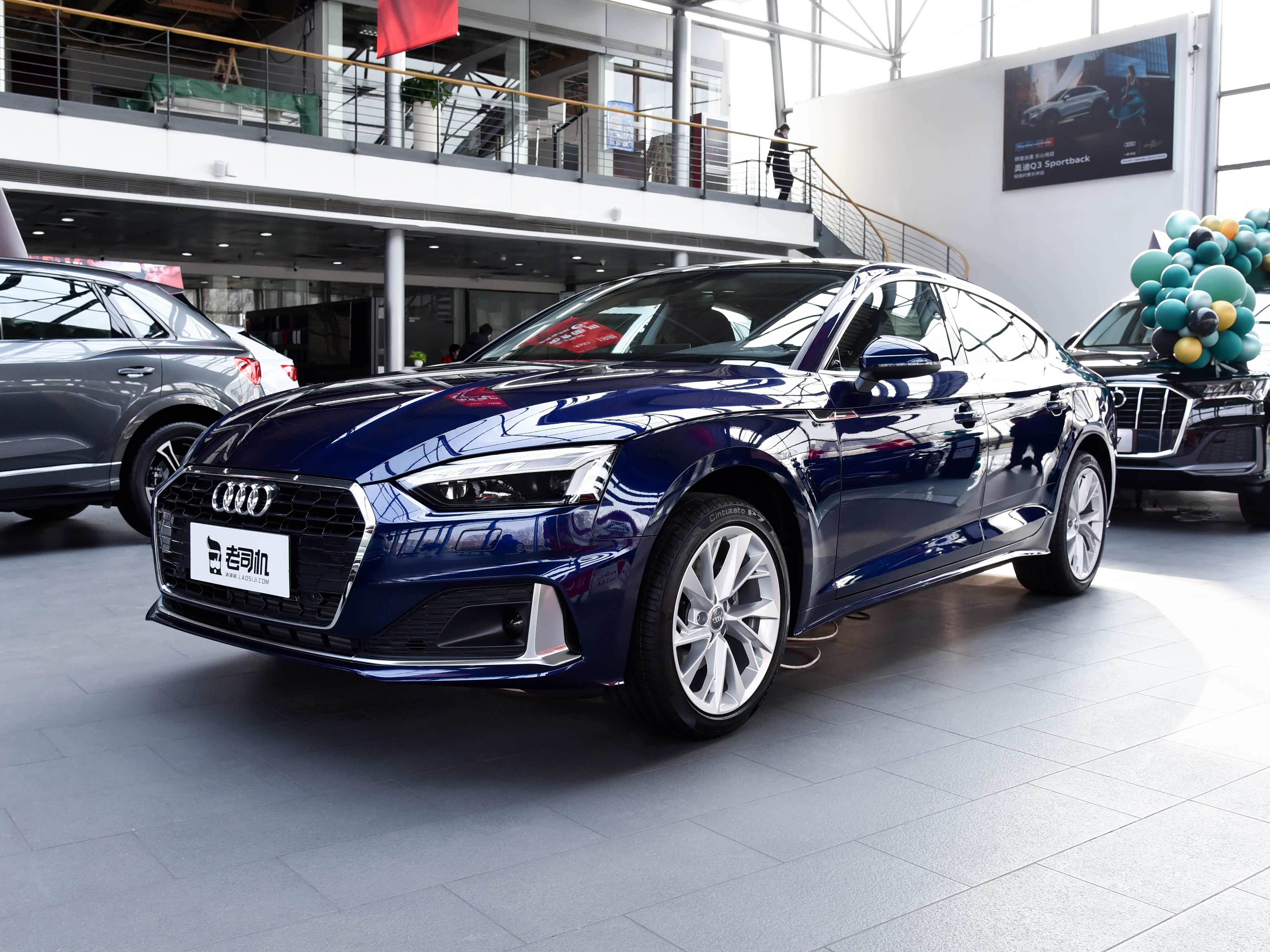 原装进口四门5座,高品质四驱大轿车,实拍奥迪a5