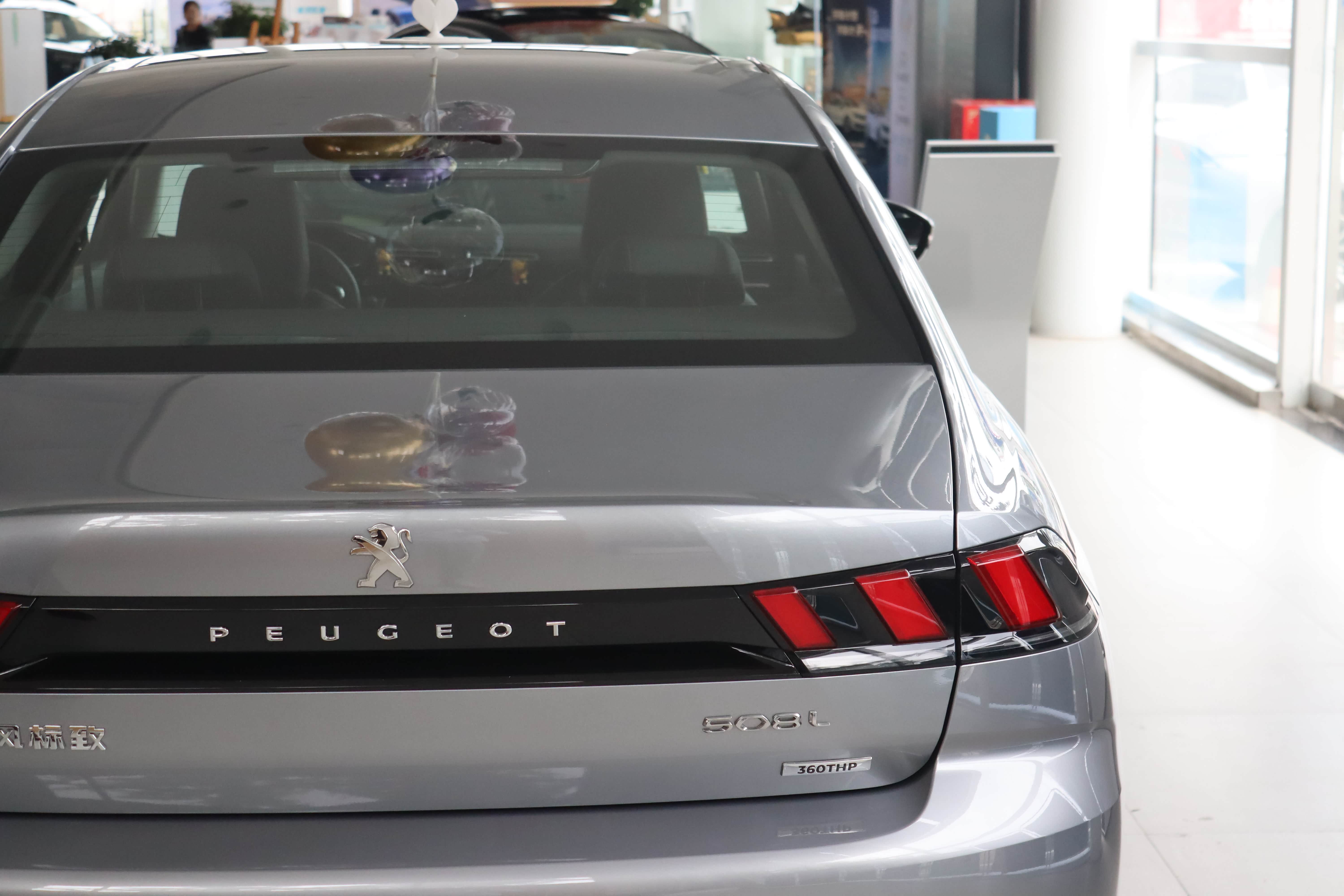 2022款东风标致508l到店,外观优雅高级,配置升级,内饰科幻!