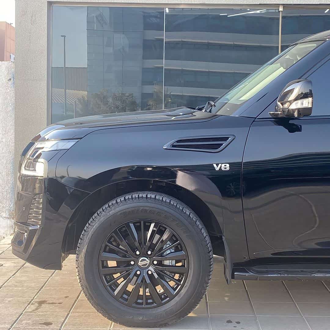 黑武士涂装贼霸气,新款日产途乐实车,网友:看着真带劲!