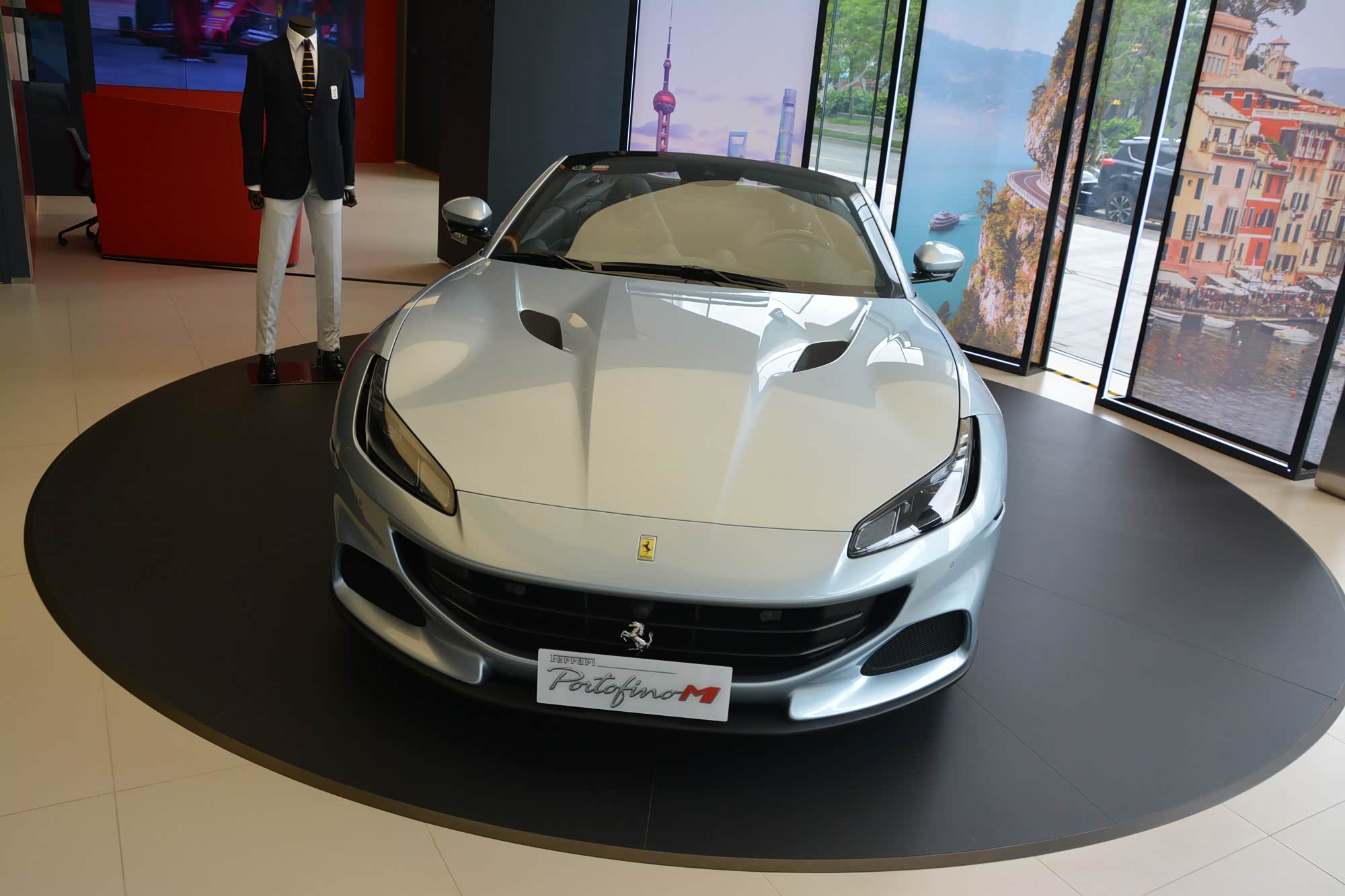 法拉利portofino m到店实拍 马力提升至620匹