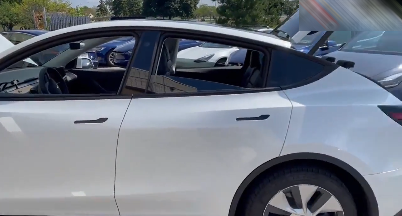 全新model y 7座版曝光,第三排空间绝了!引入国内你会买吗?