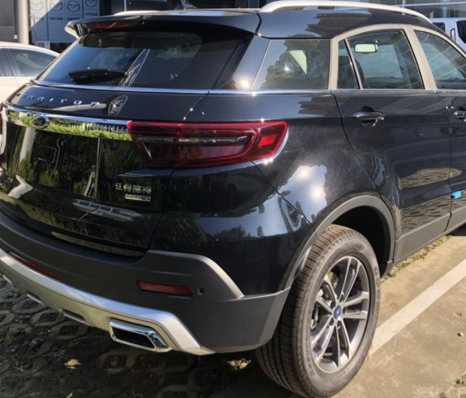 2020款江铃福特领界s现身,黑色涂装很大方,内饰运动,配1.5t!