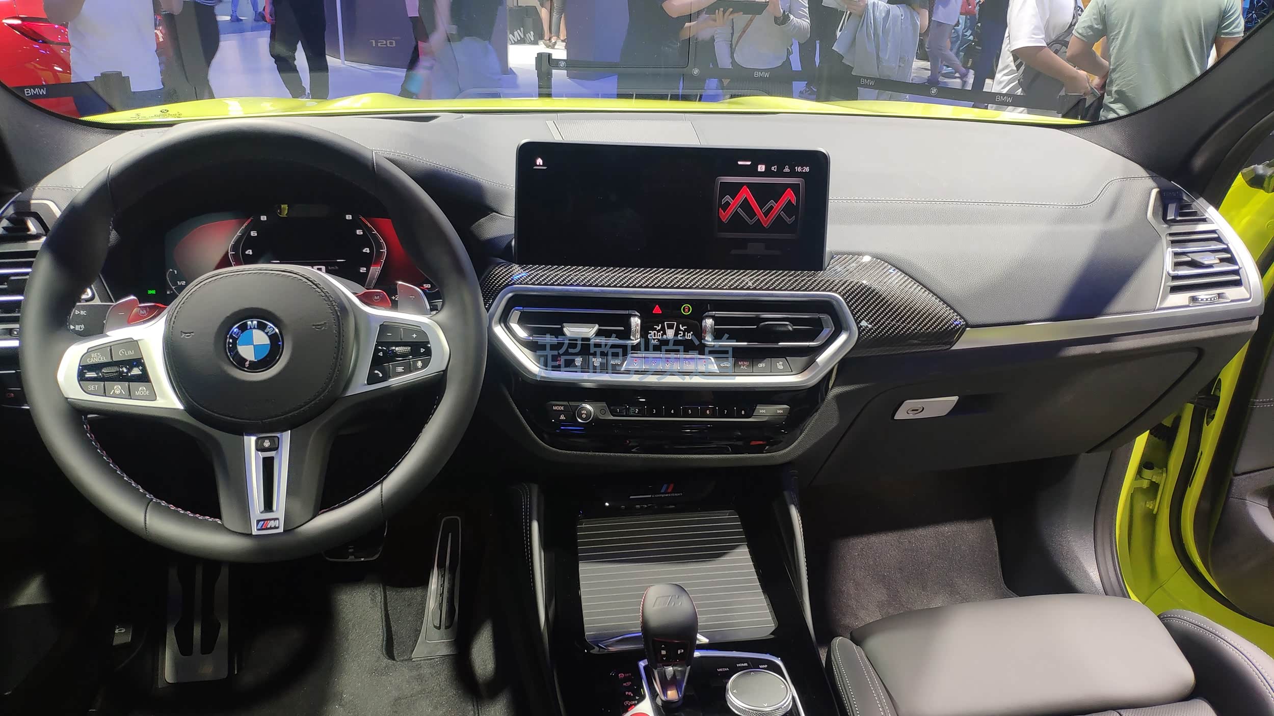 开宝马x4的都是什么人(宝马5系和x4哪个档次高)