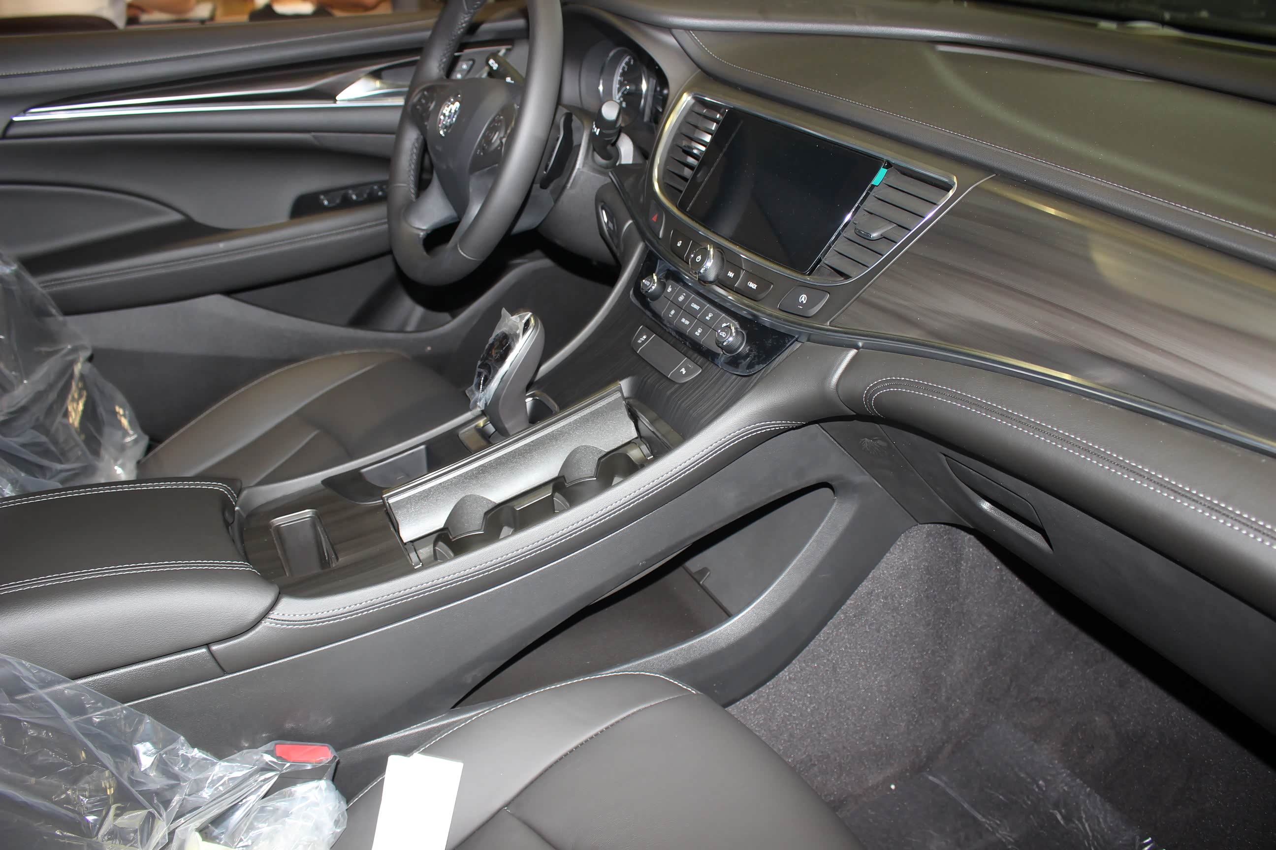 探店2021款别克君越,外观辨识度高,内饰上档次,价格降了!