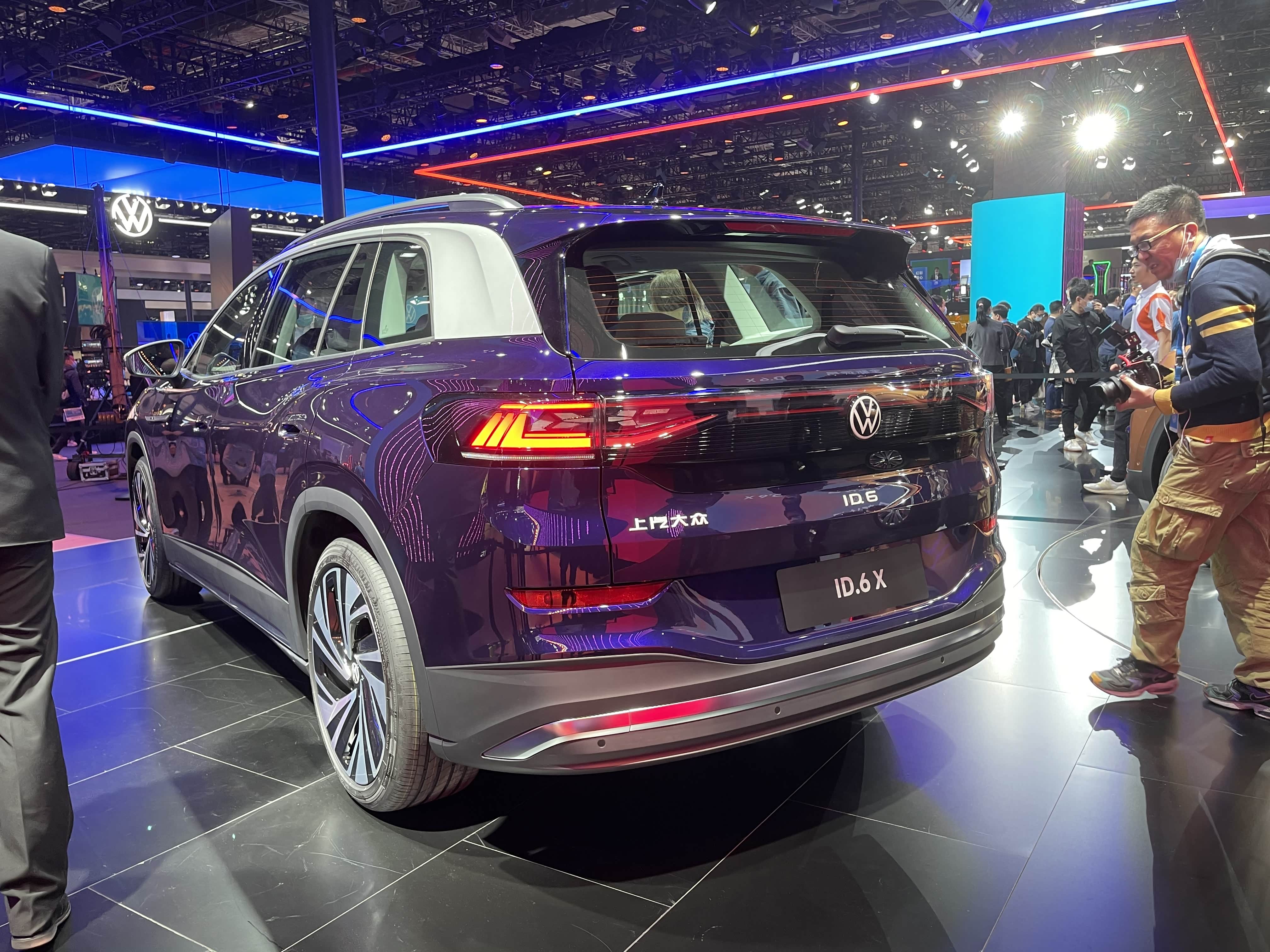 2021上海车展实拍解析:上汽大众纯电suv-id.6 x